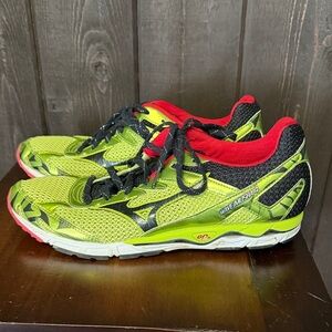 Mizuno Men’s Wave Musha 4 Running Shoes Size 8.5 Lime Metallic Train